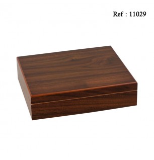 humidor walnut finish for 20 cigars, 260 x 220 x 70 mm