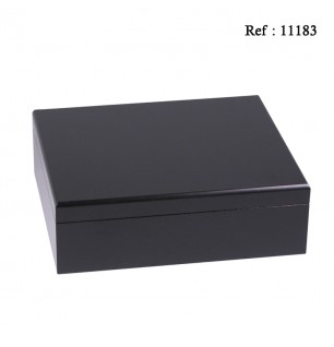 cigar humidor black for 15 cigars, with ashtray cigar cutter