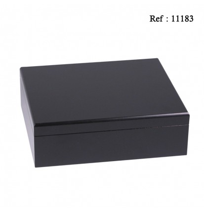 cigar humidor black for 15 cigars, with ashtray cigar cutter