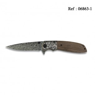 Knife with engraved blade 9.6 cm, wood handle with engraving