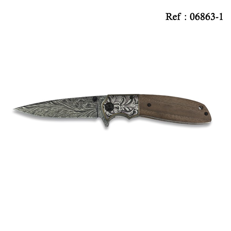 Knife with engraved blade 9.6 cm, wood handle with engraving